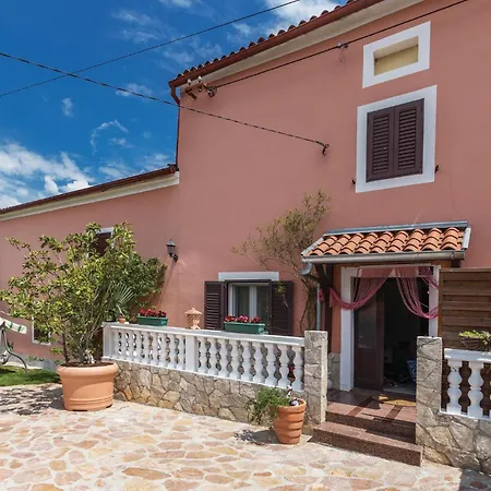 Holiday Home Pinezici I Pula