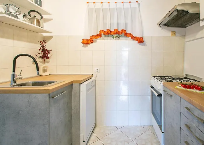 Holiday Home Pinezici I Vikendica *