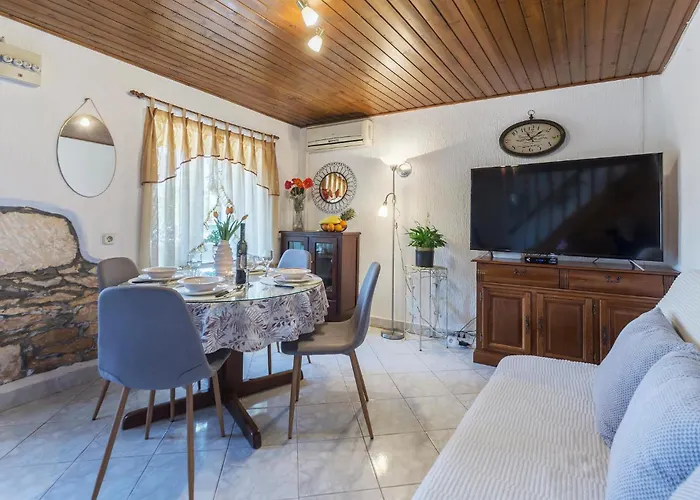 Holiday Home Pinezici I * Pula