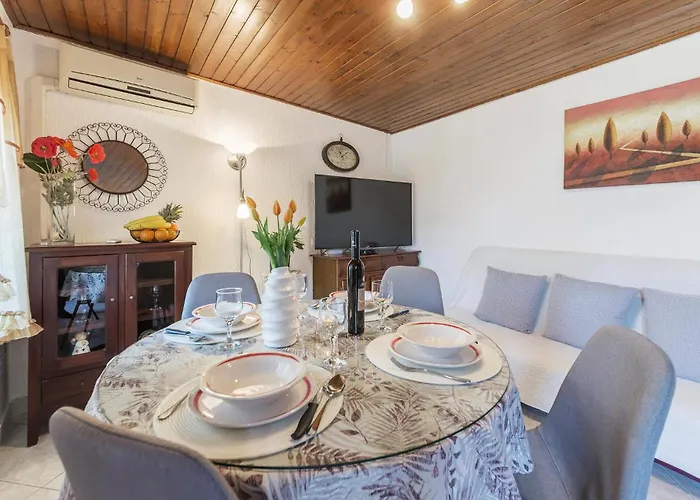 Holiday Home Pinezici I