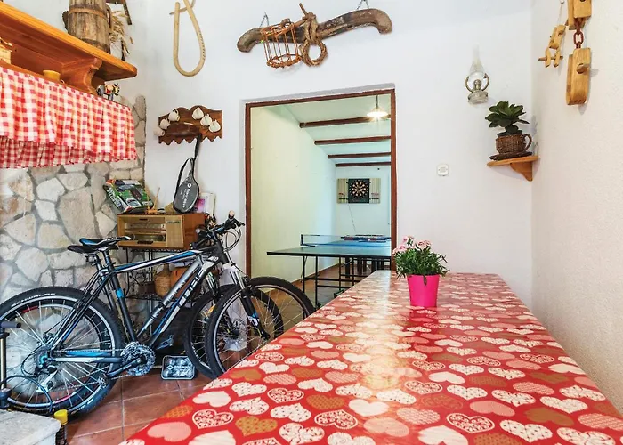 Holiday Home Pinezici I Vikendica