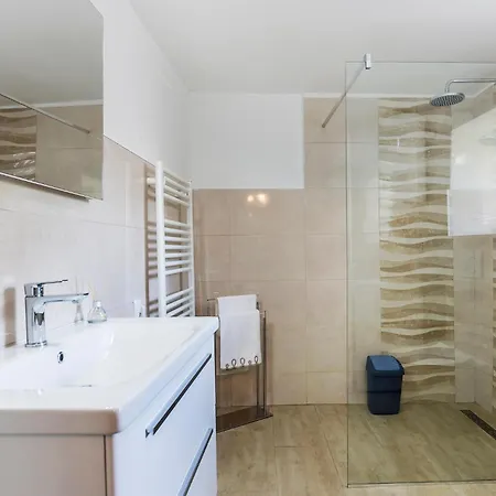 Lovely Home In Pula With Wifi *