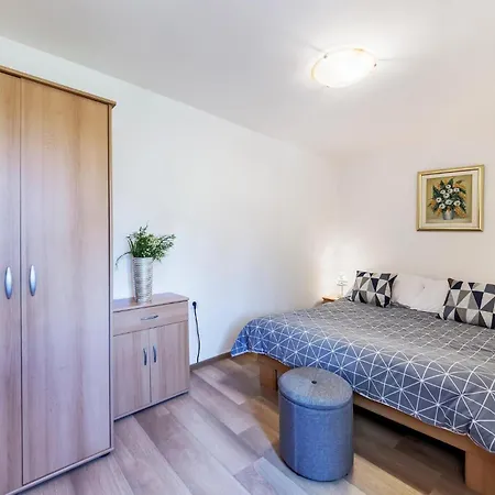 Lovely Home In Pula With Wifi Holiday home