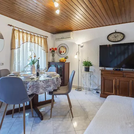 Lovely Home In Pula With Wifi * Pula