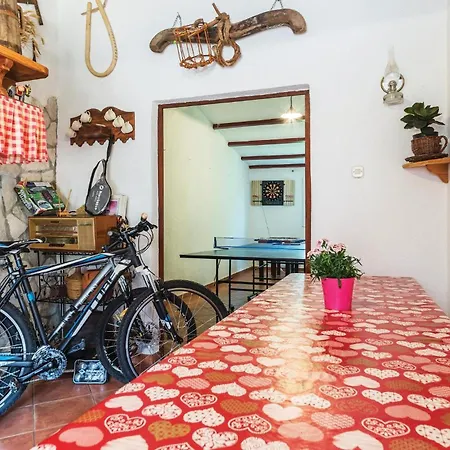 Lovely Home In Pula With Wifi Holiday home