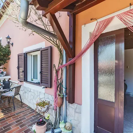 Lovely Home In Pula With Wifi *