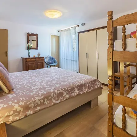 Vakantiehuis Pinezici I