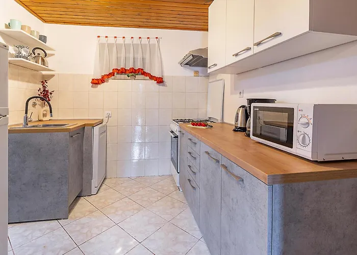 Pinezici I Vakantiehuis Pula