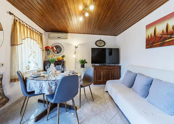 Vakantiehuis Pinezici I