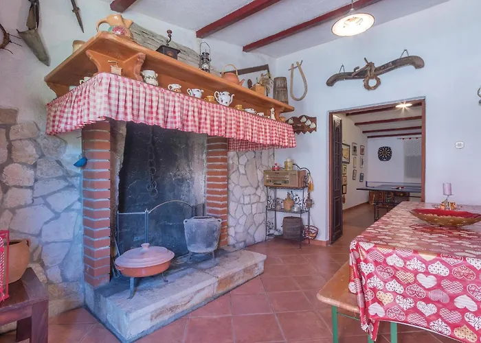 Pinezici I Vakantiehuis Pula