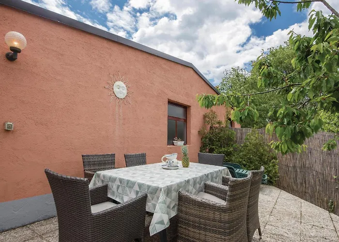 Vakantiehuis Pinezici I Pula