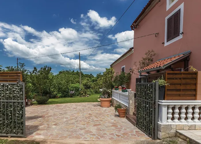 Pinezici I Vakantiehuis Pula